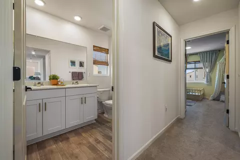 Entry Way - 6422 Maple Leaf Ln, Riverbank, CA 95367 photo 11 of 12