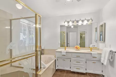 Bath - 728 Vermeulen Dr, Ripon, CA 95366 photo 1 of 6