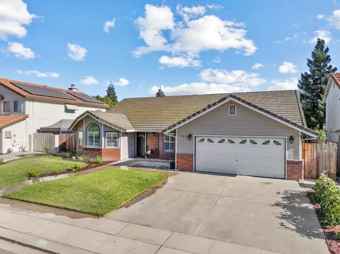 Exterior - 728 Vermeulen Dr, Ripon, CA 95366 photo 2 of 6