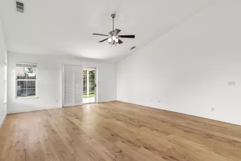 Living - 728 Vermeulen Dr, Ripon, CA 95366 photo 2 of 5