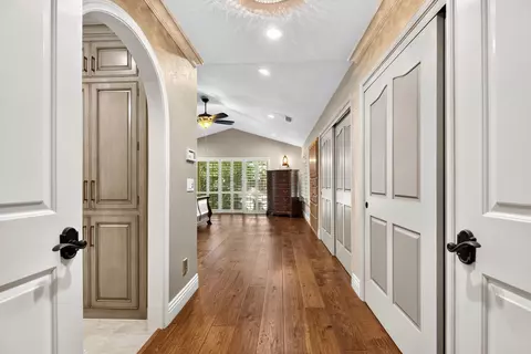 Entry Way - 230 Laurelwood Ln, Ripon, CA 95366 photo 5 of 5