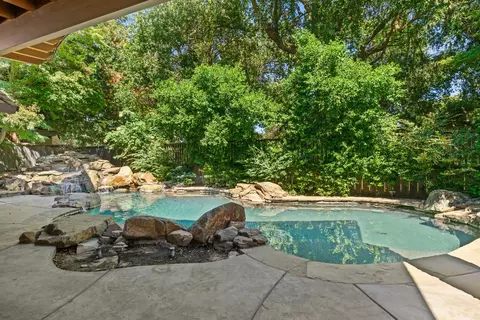 Exterior - 230 Laurelwood Ln, Ripon, CA 95366 photo 3 of 6
