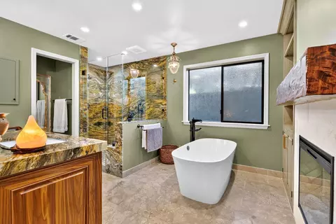 Bath - 230 Laurelwood Ln, Ripon, CA 95366 photo 2 of 5