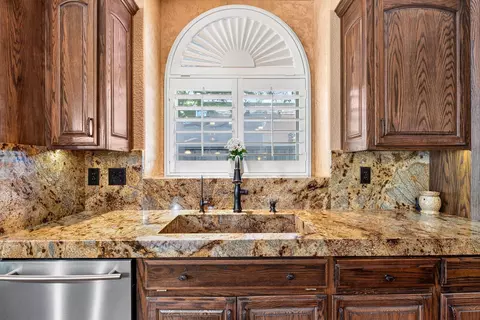 Kitchen - 230 Laurelwood Ln, Ripon, CA 95366 photo 6 of 6