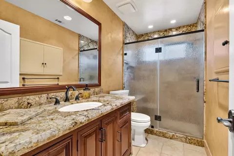 Bath - 230 Laurelwood Ln, Ripon, CA 95366 photo 1 of 5