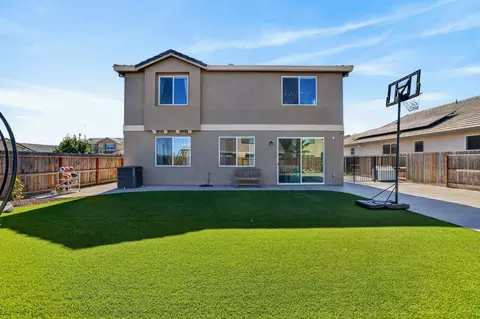 8285 Courage Dr, Sacramento, CA 95829