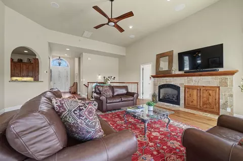 Living - 1137 Shoreline Ct, Copperopolis, CA 95228 photo 6 of 9