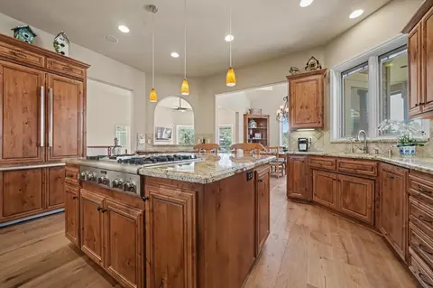 Kitchen - 1137 Shoreline Ct, Copperopolis, CA 95228 photo 6 of 9
