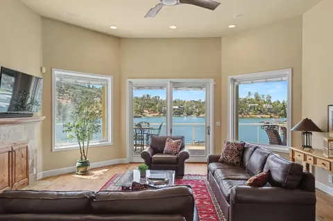 Living - 1137 Shoreline Ct, Copperopolis, CA 95228 photo 3 of 9