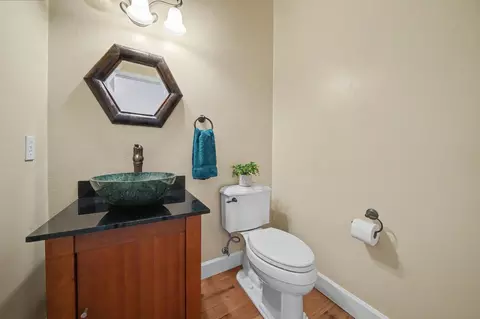 Bath - 1137 Shoreline Ct, Copperopolis, CA 95228 photo 3 of 5