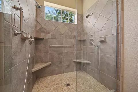Bath - 1137 Shoreline Ct, Copperopolis, CA 95228 photo 2 of 5