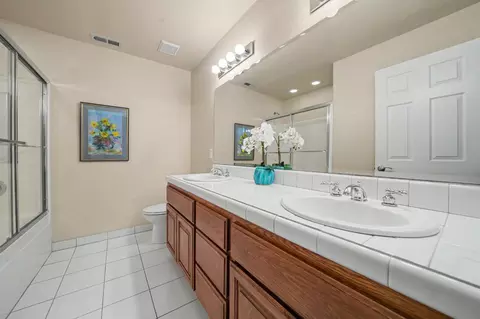 Bath - 1137 Shoreline Ct, Copperopolis, CA 95228 photo 4 of 5