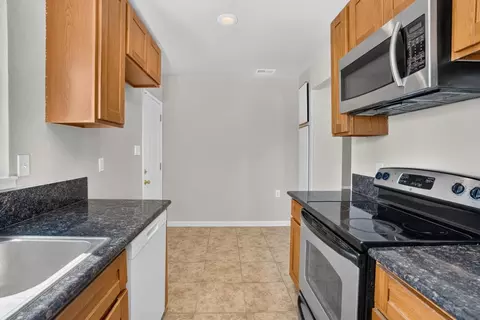 Kitchen - 9436 Pershing Ave, Orangevale, CA 95662 photo 3 of 4
