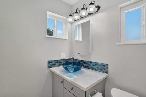 Bath - 9436 Pershing Ave, Orangevale, CA 95662 photo 2 of 4