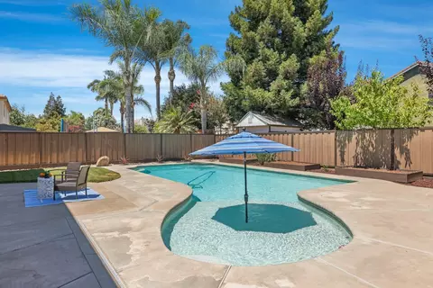 Exterior - 305 Christopher Michael Ln, Tracy, CA 95377 photo 8 of 12