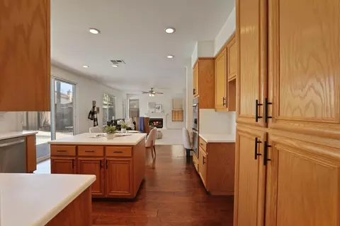 Entry Way - 305 Christopher Michael Ln, Tracy, CA 95377 photo 2 of 9