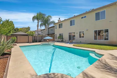 Exterior - 305 Christopher Michael Ln, Tracy, CA 95377 photo 10 of 12