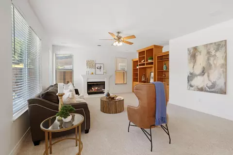 Living - 305 Christopher Michael Ln, Tracy, CA 95377 photo 3 of 6