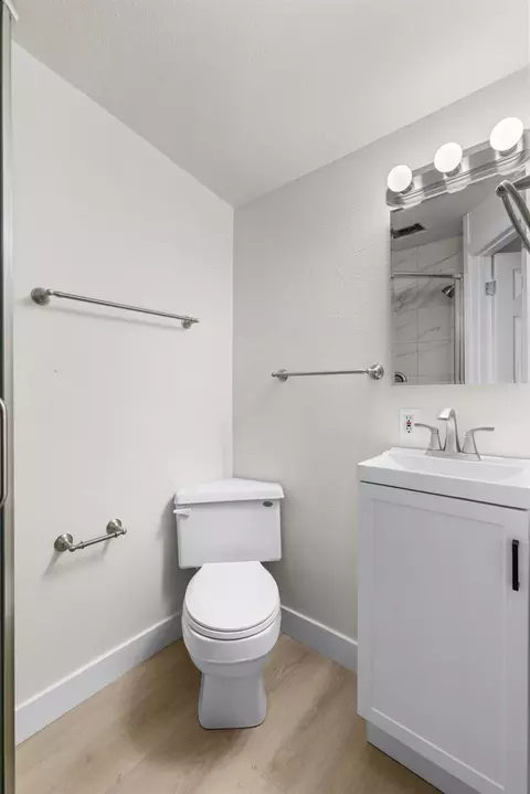 Bath - 5758 Cada Cir, Carmichael, CA 95608 photo 1 of 3