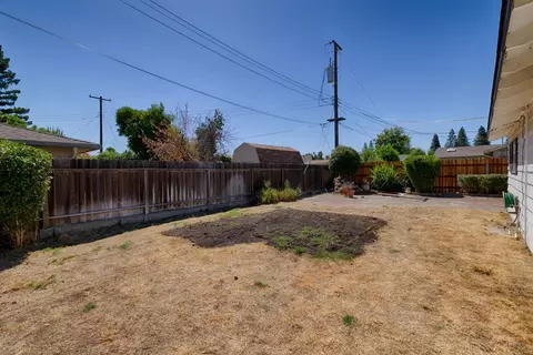 Exterior - 5758 Cada Cir, Carmichael, CA 95608 photo 4 of 7