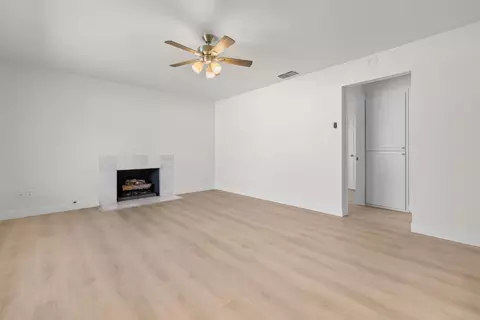 Living - 5758 Cada Cir, Carmichael, CA 95608 photo 2 of 4