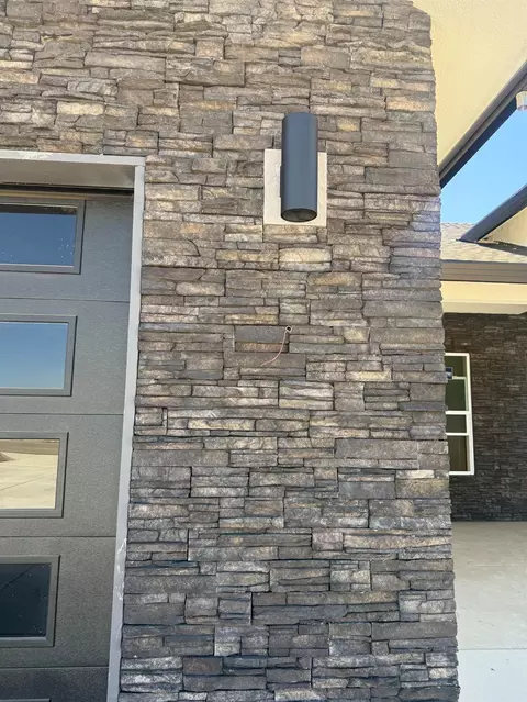 Exterior - 21250 Del Monte Rd, Madera, CA 93638 photo 3 of 5
