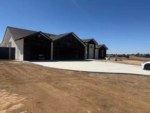 Exterior - 21250 Del Monte Rd, Madera, CA 93638 photo 2 of 5