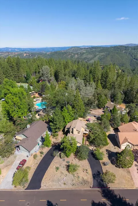 View/Area - 791 Buckthorn Dr, Murphys, CA 95247 photo 2 of 10