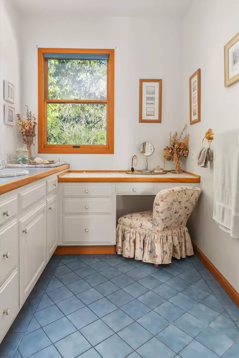 Bath - 791 Buckthorn Dr, Murphys, CA 95247 photo 4 of 6
