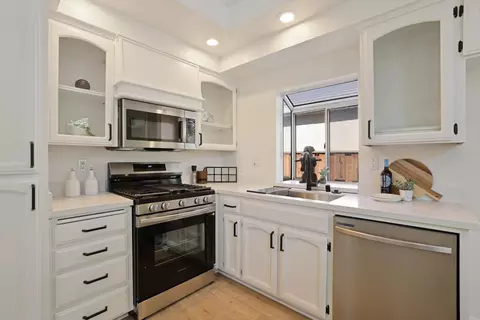 Kitchen - 330 Falcon Ct, Tracy, CA 95376 photo 4 of 4