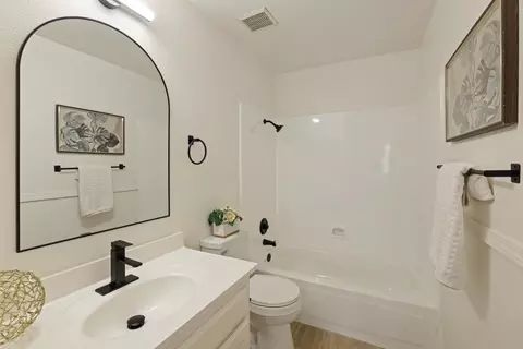 Bath - 330 Falcon Ct, Tracy, CA 95376 photo 5 of 5