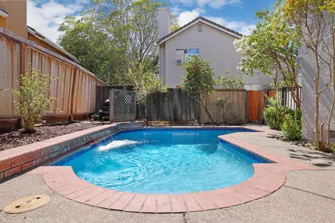 Exterior - 330 Falcon Ct, Tracy, CA 95376 photo 9 of 10
