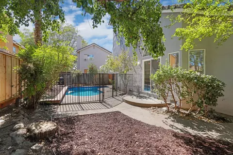 Exterior - 330 Falcon Ct, Tracy, CA 95376 photo 7 of 10