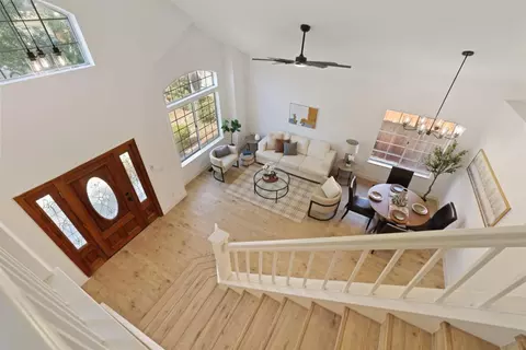 Entry Way - 330 Falcon Ct, Tracy, CA 95376 photo 1 of 3