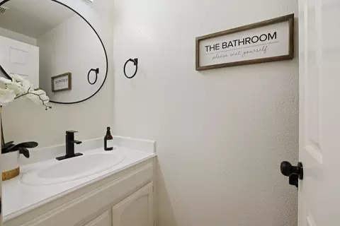 Bath - 330 Falcon Ct, Tracy, CA 95376 photo 1 of 5