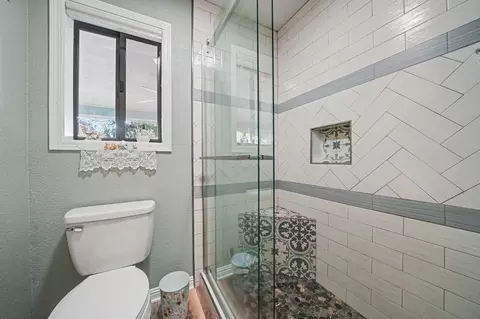 Bath - 509 Perry St, Jackson, CA 95642 photo 3 of 4