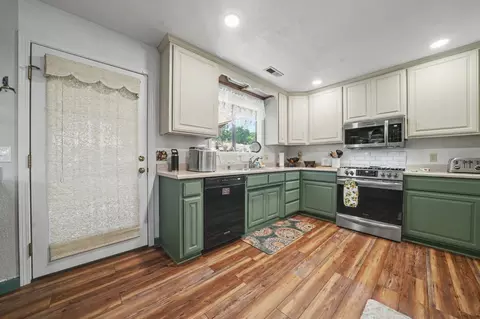 Kitchen - 509 Perry St, Jackson, CA 95642 photo 4 of 5
