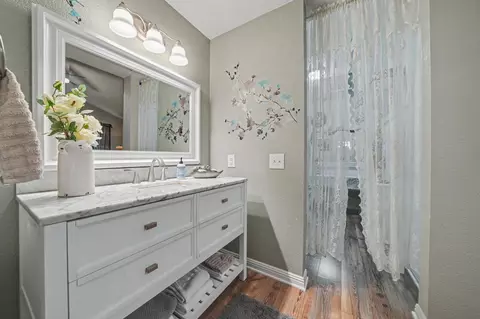 Bath - 509 Perry St, Jackson, CA 95642 photo 2 of 4