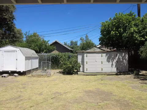 Exterior - 61 Ellis St, Stockton, CA 95204 photo 6 of 8