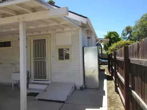 Exterior - 61 Ellis St, Stockton, CA 95204 photo 4 of 8