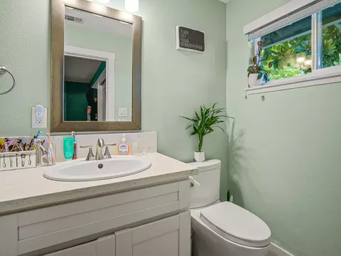 Bath - 5936 Ranger Way, Carmichael, CA 95608 photo 2 of 2