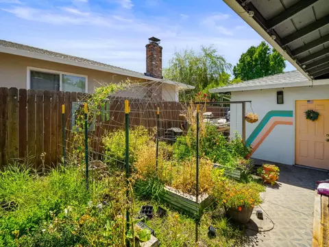 Exterior - 5936 Ranger Way, Carmichael, CA 95608 photo 7 of 10