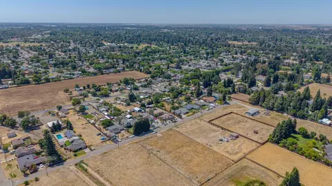 2474 Myrtle Ave, Merced, CA 95340 photo 11