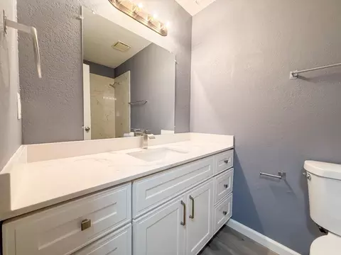 Bath - 1310 Wimbledon Way, Manteca, CA 95336 photo 1 of 6