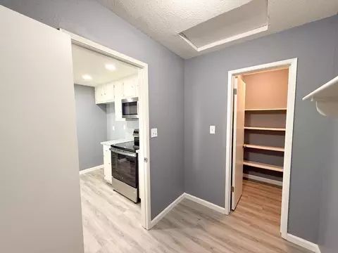Entry Way - 1310 Wimbledon Way, Manteca, CA 95336 photo 2 of 3