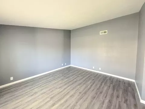 Living - 1310 Wimbledon Way, Manteca, CA 95336 photo 3 of 7