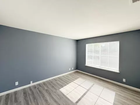 Living - 1310 Wimbledon Way, Manteca, CA 95336 photo 7 of 7