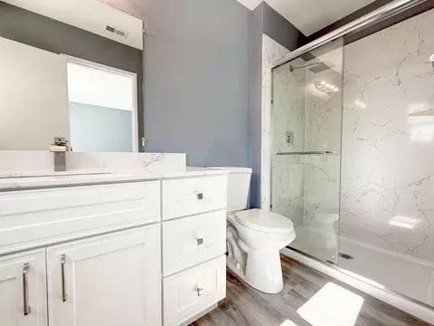Bath - 1310 Wimbledon Way, Manteca, CA 95336 photo 4 of 6