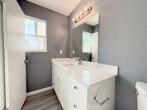 Bath - 1310 Wimbledon Way, Manteca, CA 95336 photo 6 of 6
