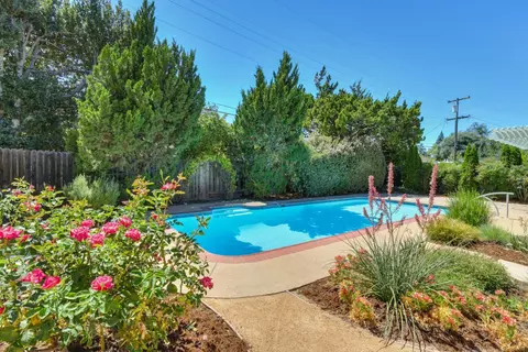Exterior - 819 Sycamore Ln, Davis, CA 95616 photo 18 of 25